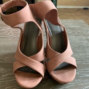 suede wood Guess wedges
